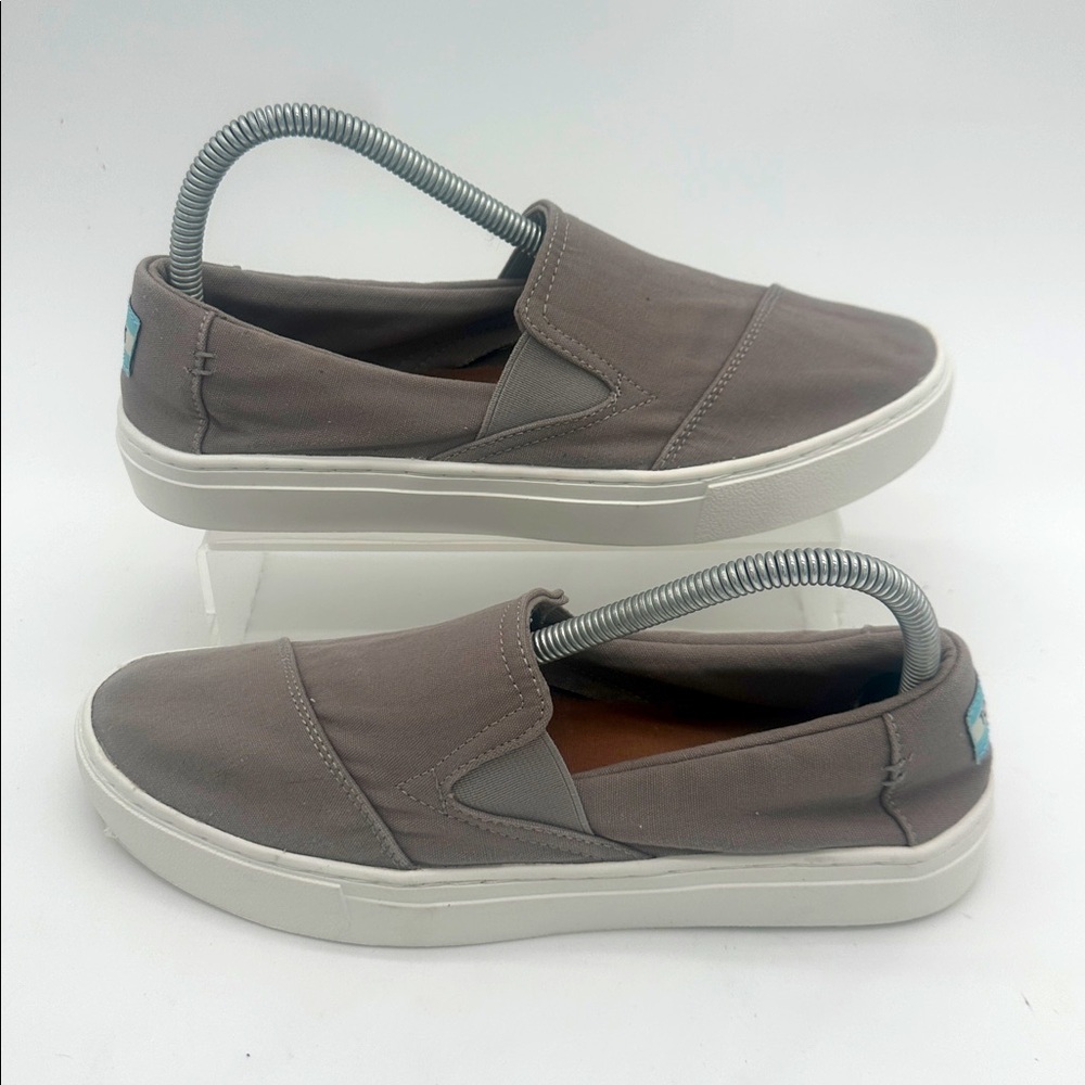 TOMS Shoes Luca Slip On Sneakers Natural Canvas Gray White Women’s Size 8.0